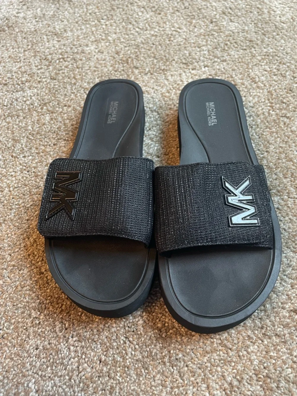 Michael Kors Black Slip-On MK Logo Slides Sporty Size 10M Lightweight - Picture 1 of 9